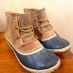 Sorel kids leather duck boots